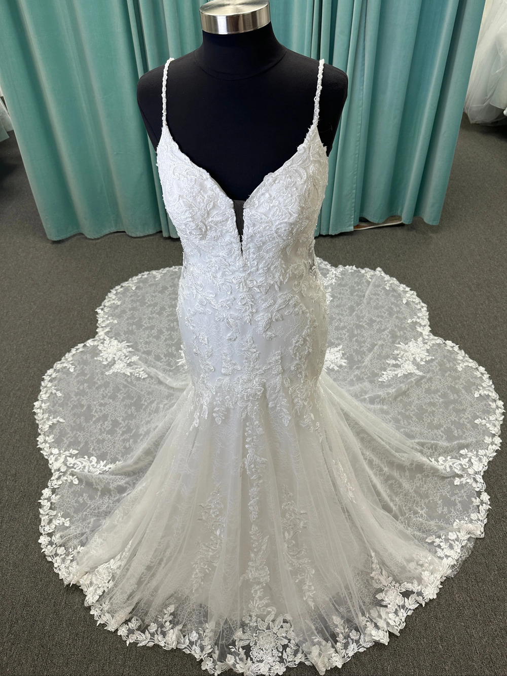 Starr Sweetheart Lace Fit-and-Flare Wedding Dress with Low Back and Sweeping